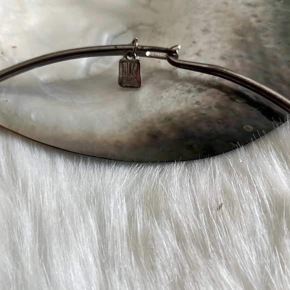 Robert Lee Morris Soho RLM, silver, and Abalone round choker necklace - Picture 8 of 8